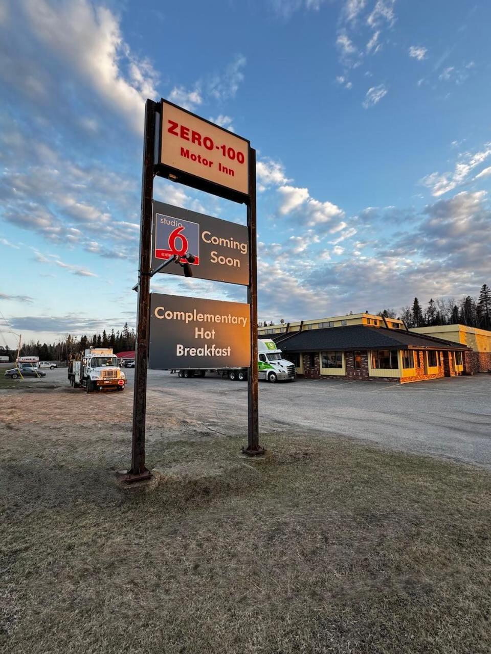 Zero-100 Motel Heron Bay Exterior photo